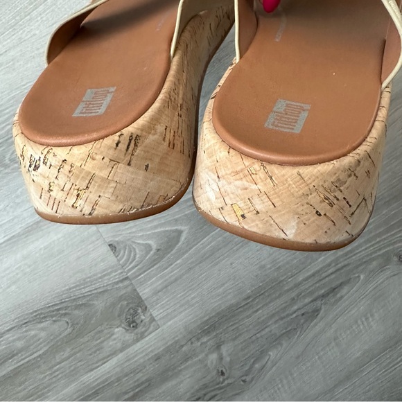 FitFlop F-Mode Leather Cork Flatform Toe Post Sandals Metallic Gold Wedge Size 9 - Picture 3 of 5
